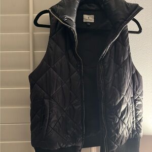 Tuckernuck Black Quilted Vest